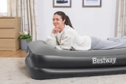 Bestway luftmadras med indbygget pumpe 191 x 97 cm