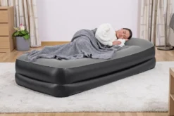 Bestway luftmadras med indbygget pumpe 191 x 97 cm