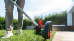 Bosch UniversalGrassCut 18V-26 græstrimmer