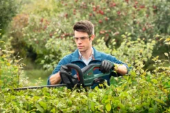 Bosch UniversalHedgeCut 18V-48 hækkeklipper 2,5 Ah