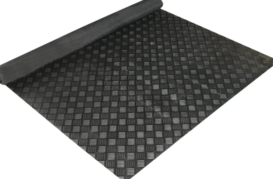 Bundmåtte i gummi 203 x 120 cm - AutoZone®