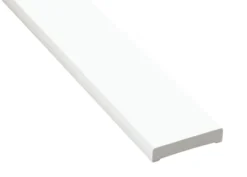 Indfatning glat plast hvid - 14 x 65 x 2200 mm