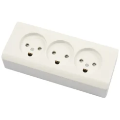 LK Opus® 66 stikkontakt med jord 3 udtag