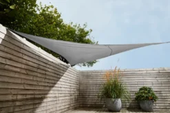 Solsejl Bari trekantet 3,6 x 3,6 x 3,6 meter - Sunlife®