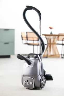 Støvsuger 700 W - DAY